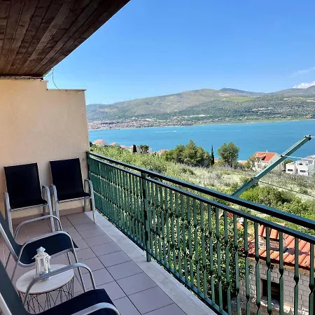 Apartman Arija *