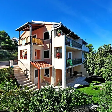 Arija Apartment *